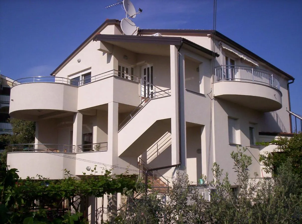 Apartment For Two 200M From The Beach Pula