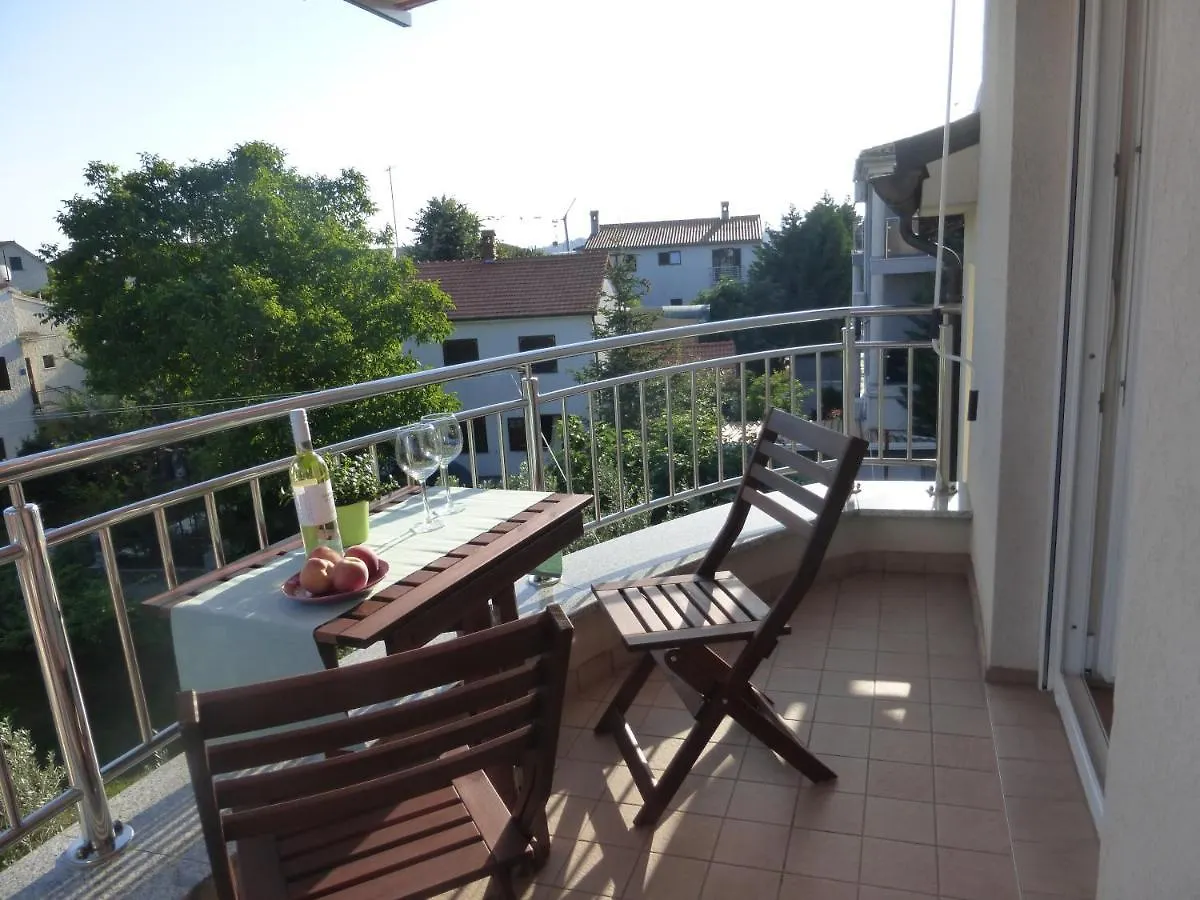 Apartment For Two 200M From The Beach Pula Croatia
