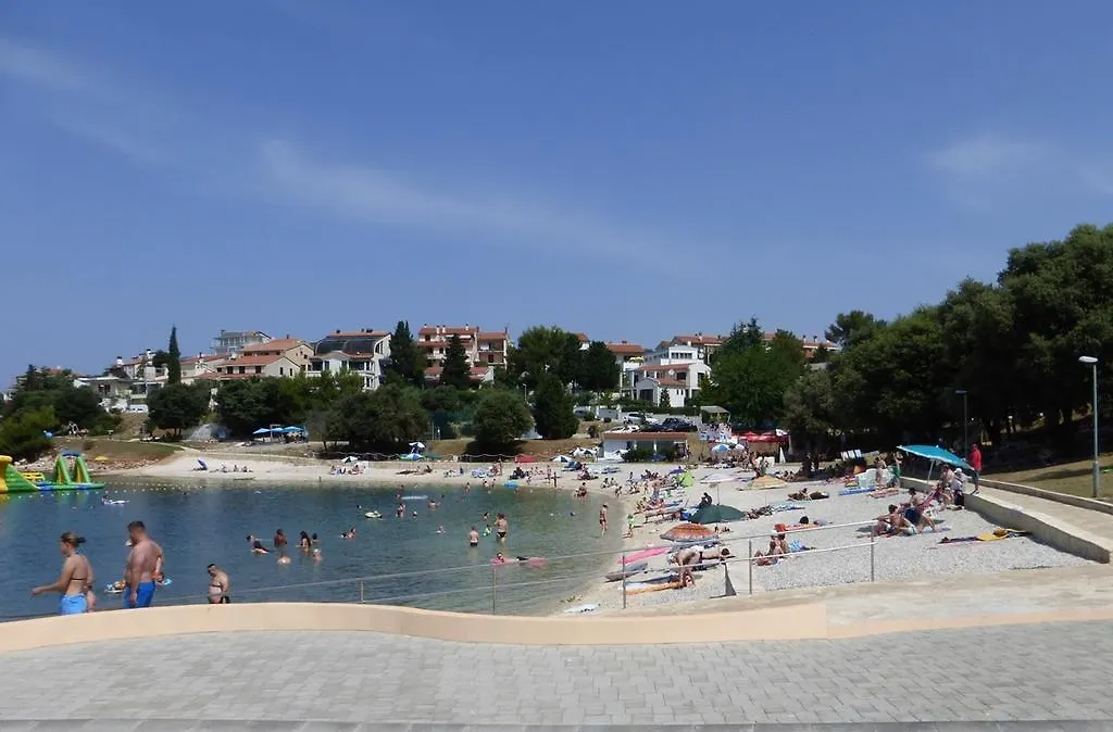 Apartment For Two 200M From The Beach Pula