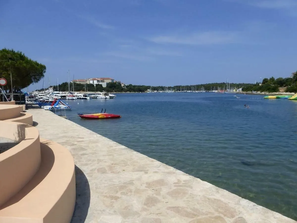 Apartment For Two 200M From The Beach Pula